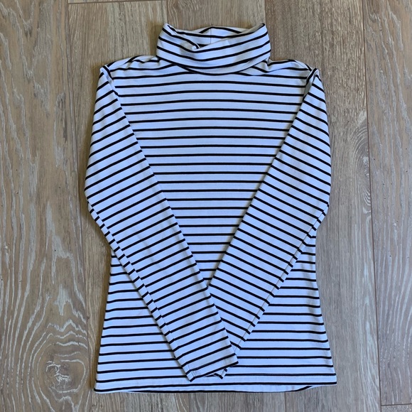 Uniqlo Tops - Uniqlo Heattech Thermal Turtleneck Top